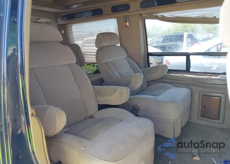 2001 Chevrolet Express Upfitter z USA, uszkodzony, nr VIN 1GBFG15R911183501